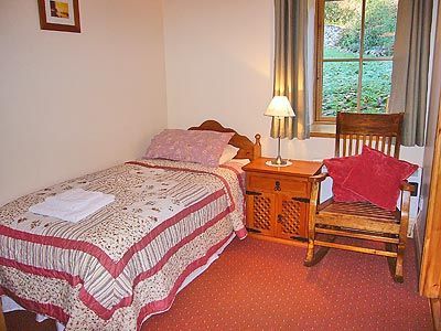 Downstairs single bedroom with ensuite.jpg